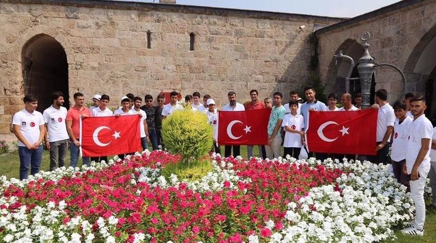 Payas&rsquo;tan Derik&rsquo;e G&ouml;n&uuml;l K&ouml;pr&uuml;s&uuml;