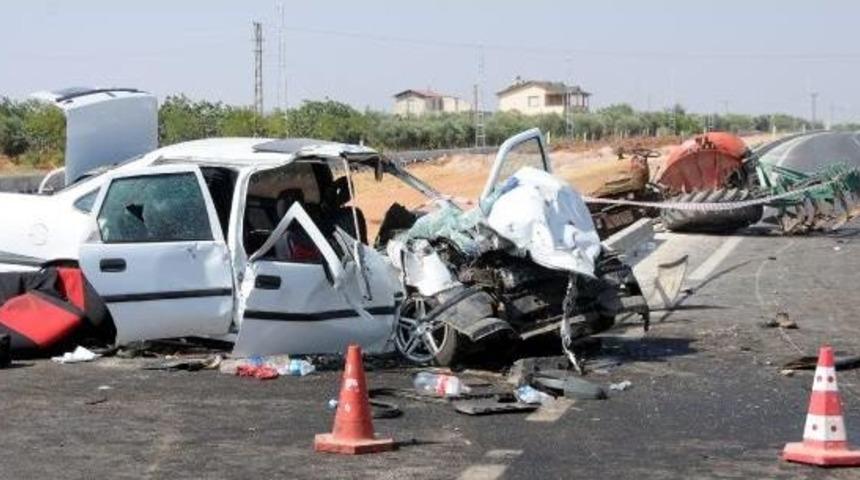 Gaziantep'te Düğün Yolunda Kaza: 1 Ölü, 4 Yaralı
