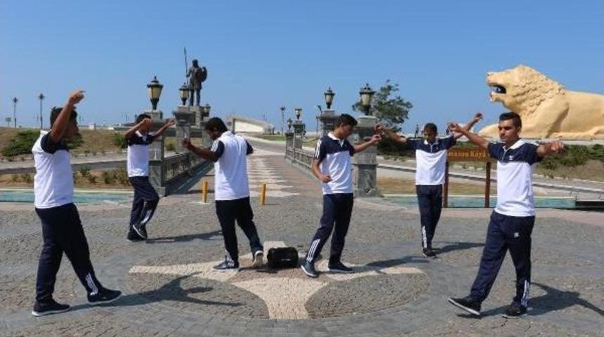 Zeybek Oynamayı &Ouml;ğrenen Romanlar Iş Sahibi Oldu