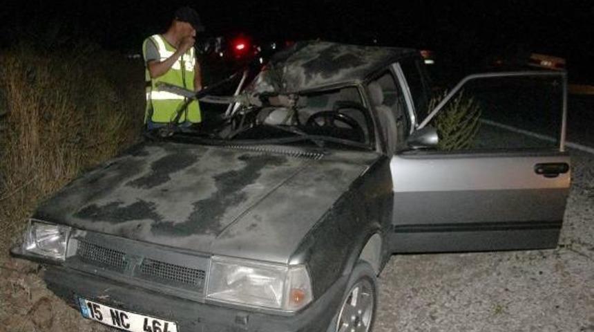 Otomobille &Ccedil;arpışan Motosikletteki 2 Gen&ccedil; &Ouml;ld&uuml;