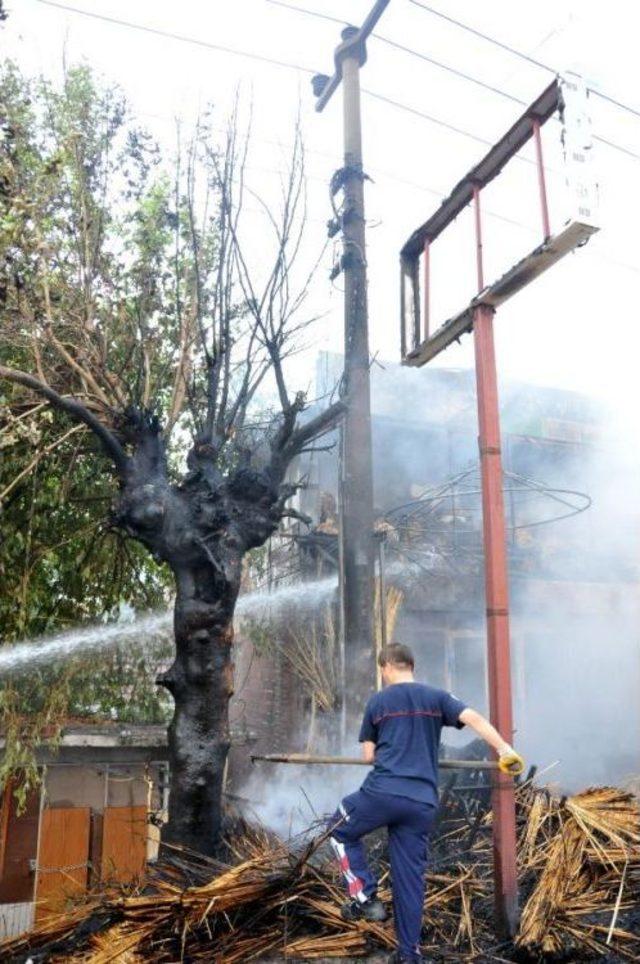 Kopan Elektrik Telleri Işyerini Kül Etti