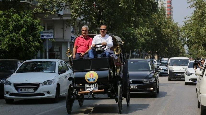 Başkan Sözlü’den Elektrikli Faytonla Adana Turu