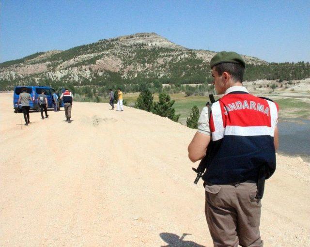 Konya’da Yol Kenarında Başından Vurulmuş Erkek Cesedi Bulundu