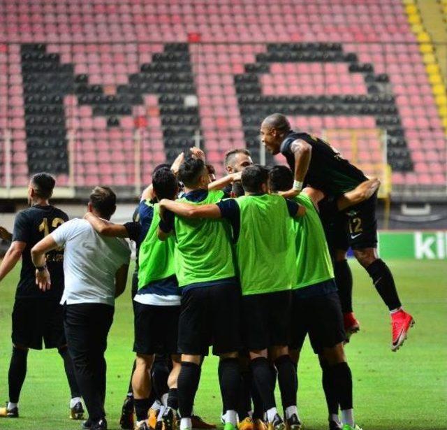 Akhisar Belediyespor Yine Mutlu Başladı