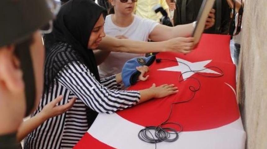 Kahramanmaraşlı Şehit Uzman &Ccedil;avuş'u 5 Bin Kişi Uğurladı