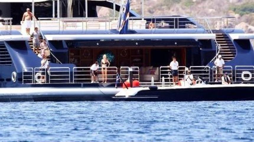 Rus Işadamı Akhmedov, Ultra L&uuml;ks Yatıyla Bodrum'da