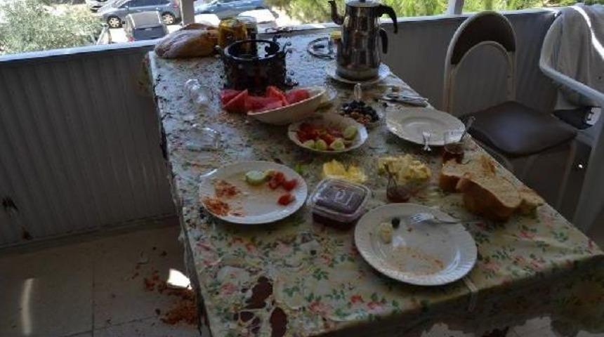 Masadaki Jel Yakıtlı Portatif Ocak Patladı; 3 Yaralı