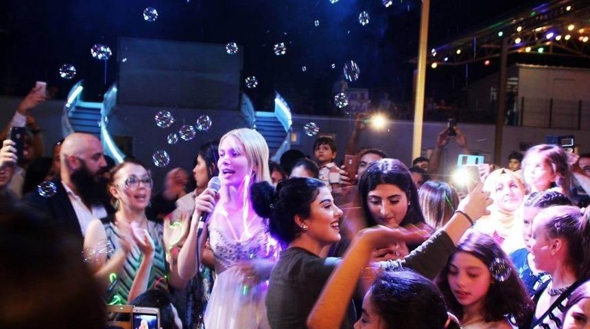 Aleyna Tilki Konya&rsquo;da Amcasının D&uuml;ğ&uuml;n&uuml;nde Şarkı S&ouml;yledi