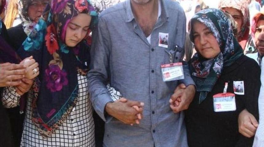 Şehit Astsubay'ın Cenazesine Fetö'den Tutuklu Kardeşi De Katıldı