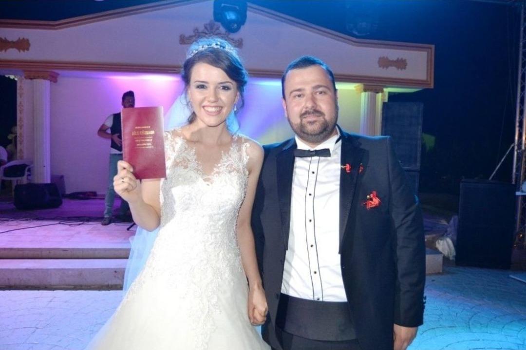 Kıtay &Ccedil;iftinin Nikahını Başkan Kıydı, Şahitleri Milletvekilleri Oldu