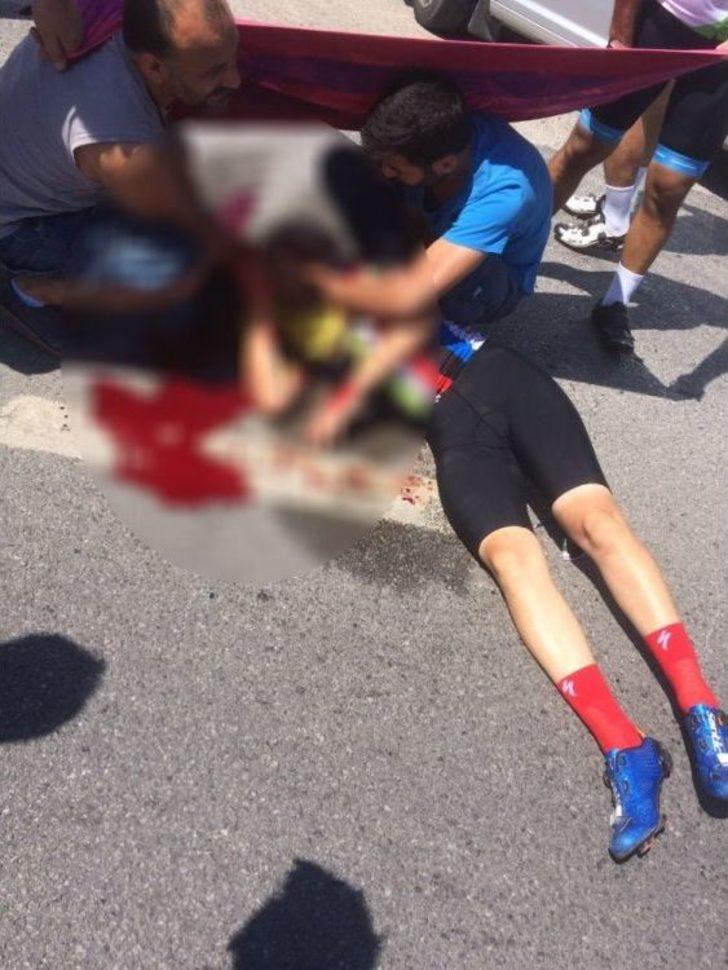 Bisiklet Sürücüsü Kanlar İçinde Yerde Kaldı G1