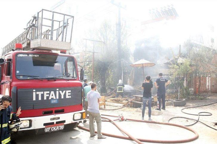 Kopan Elektrik Teli Hasır Dükkanını Yaktı G2