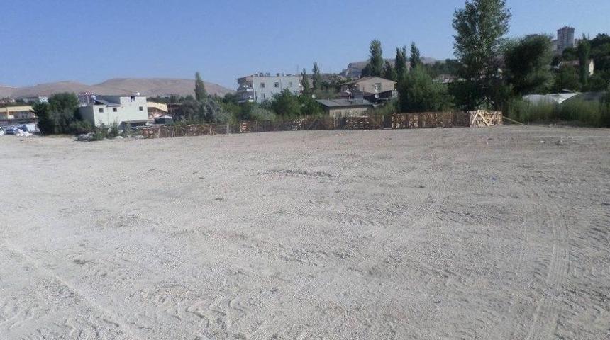 Darende&rsquo;de Kurban Pazarı İl&ccedil;e Merkezine Alındı