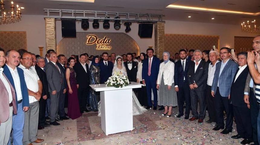 Bakan Zeybekci Nikah Şahidi Oldu
