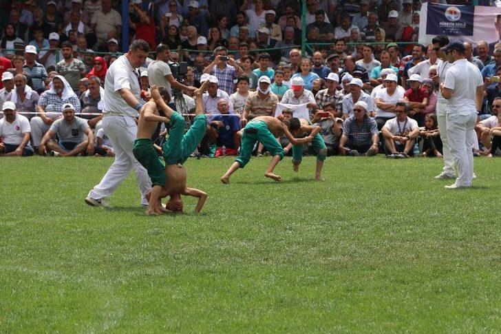 532. Kızıldağ Karakucak Güreşleri’nde 950 Pehlivan Boy Gösterdi G3