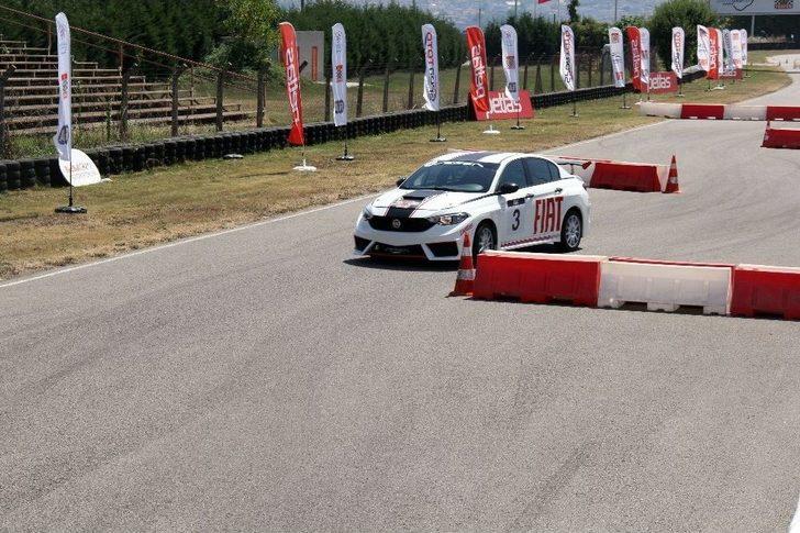 Geleceğin Yıldızı Olmak İçin Direksiyon Başına Geçtiler G1