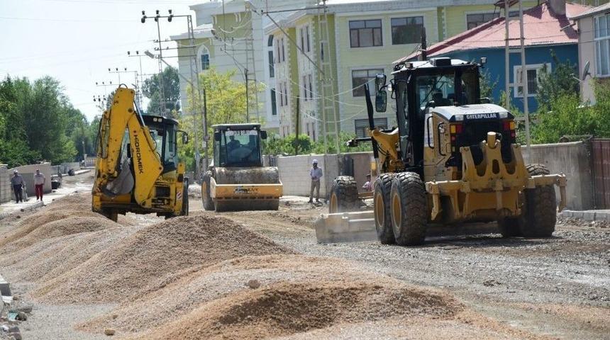 İpekyolu Belediyesinden Yol Yapım &Ccedil;alışması