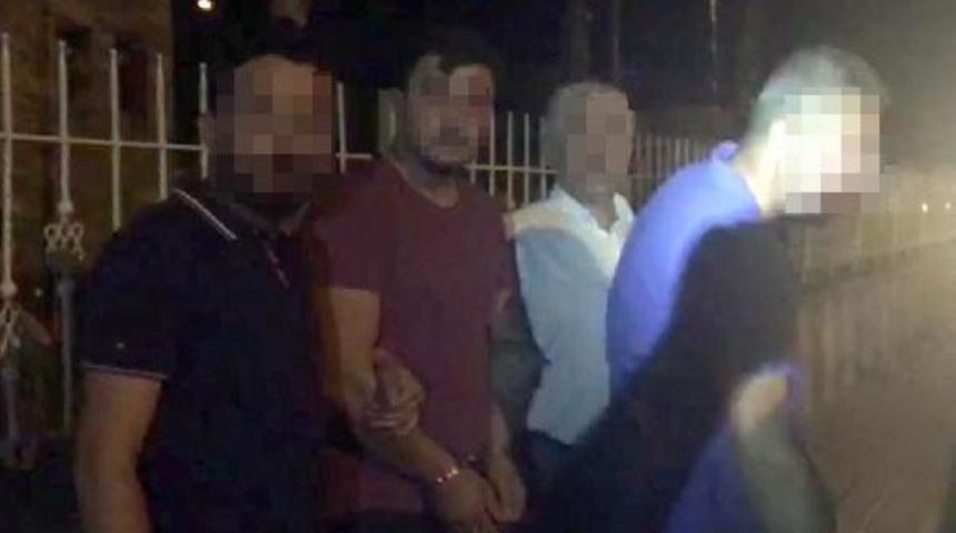 &Ccedil;ıplak G&ouml;r&uuml;nt&uuml;s&uuml;n&uuml; &Ccedil;ektikleri Arkadaşlarına Şantaj Yapan 2 Kişi Tutuklandı