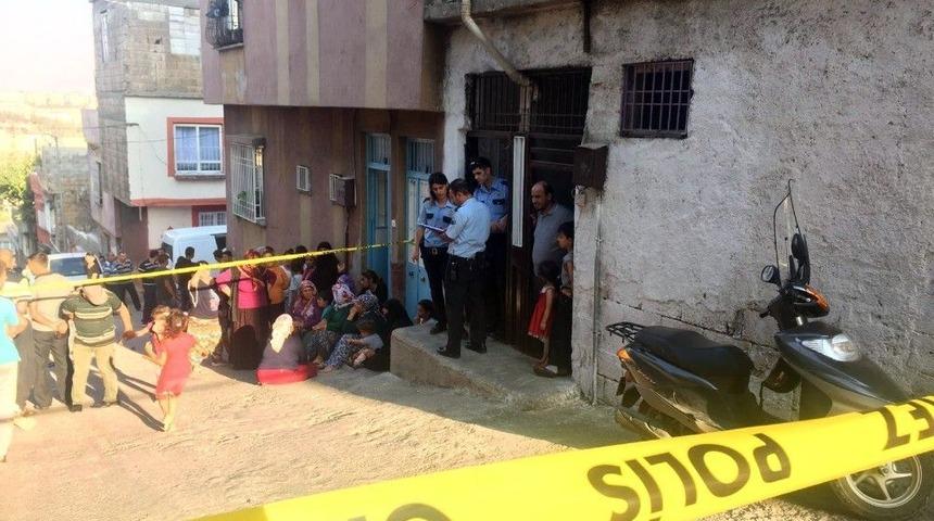 Silah Sesi Üzerine Gittiği Odada Kızını Kanlar İçerisinde Buldu