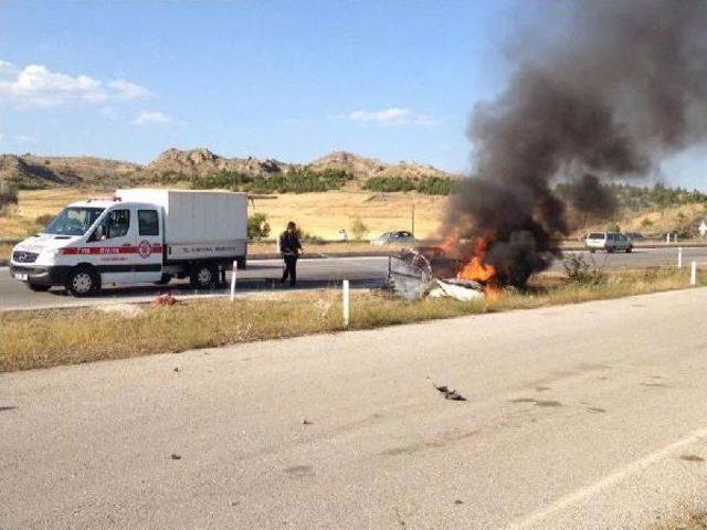 Kaza Yapan Otomobil Alev Aldı: 1 Ölü, 2 Yaralı