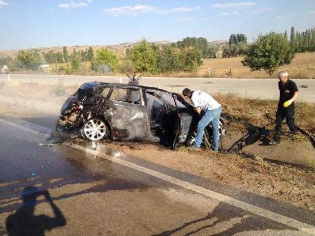 Kaza Yapan Otomobil Alev Aldı: 1 Ölü, 2 Yaralı