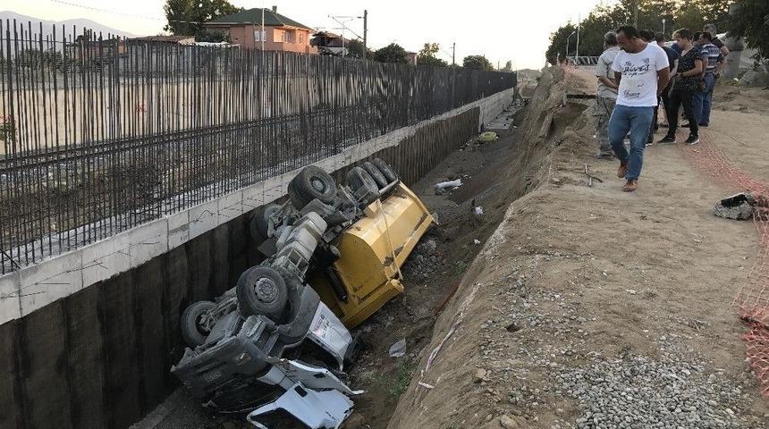 Baba İle Oğlu Feci Kaza Ayırdı