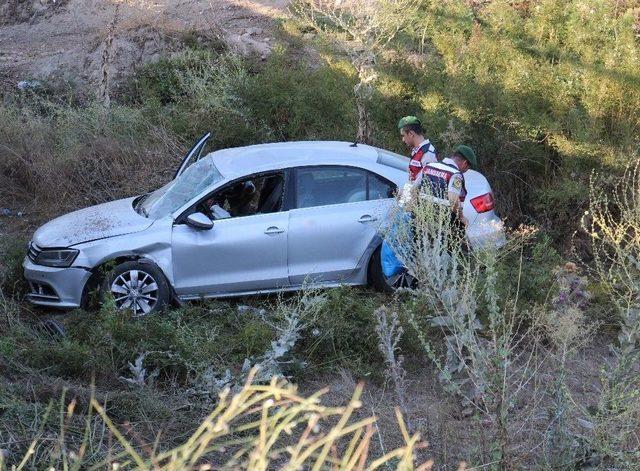 Aydın&rsquo;da Otomobil K&ouml;pr&uuml;den U&ccedil;tu: 4 Yaralı 1