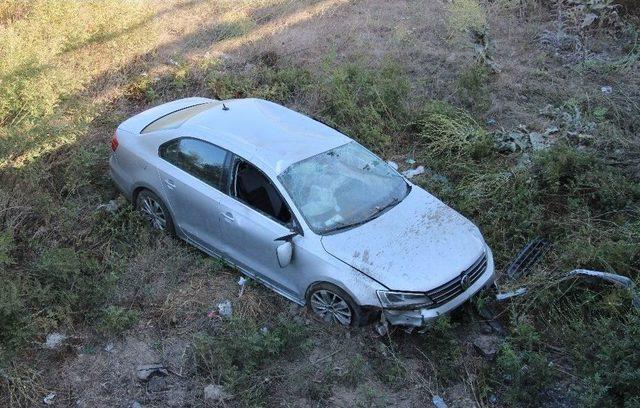 Aydın&rsquo;da Otomobil K&ouml;pr&uuml;den U&ccedil;tu: 4 Yaralı 3