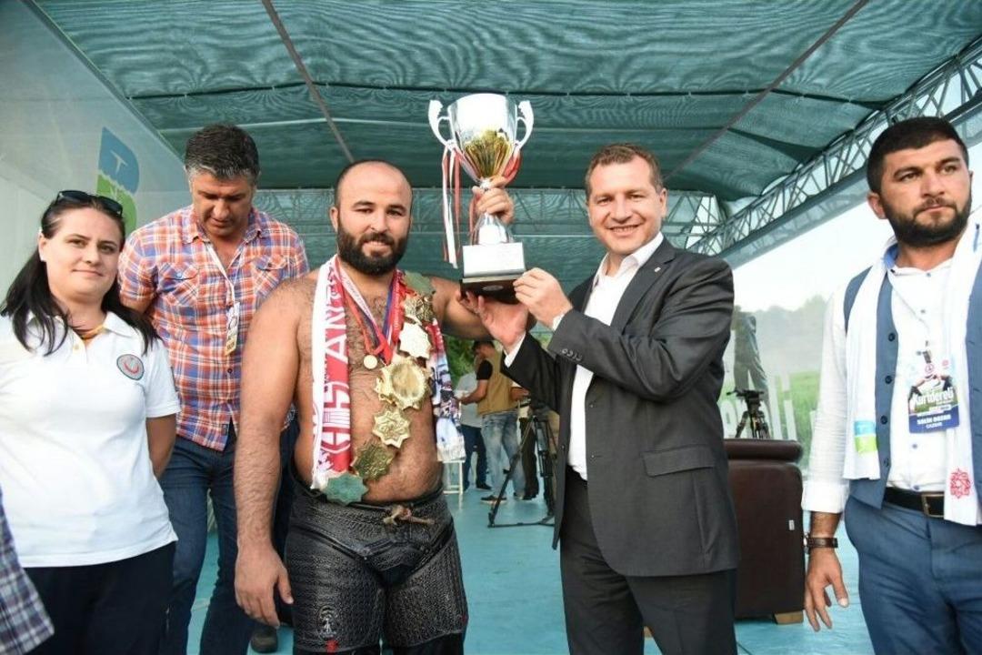 Kurtdereli&rsquo;de, Altın Kemer Orhan Okulu&rsquo;nun