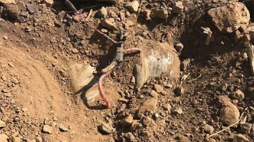 Şemdinli'de Pkk'lıların Tuzakladığı 5 Patlayıcı Imha Edildi