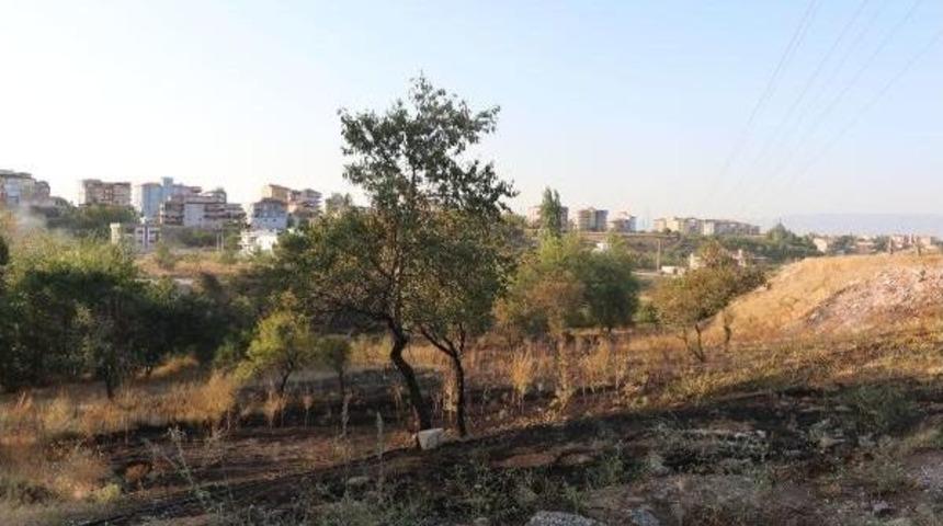 Akaryakıt Istasyonuna Yaklaşan Yangın Korkuttu