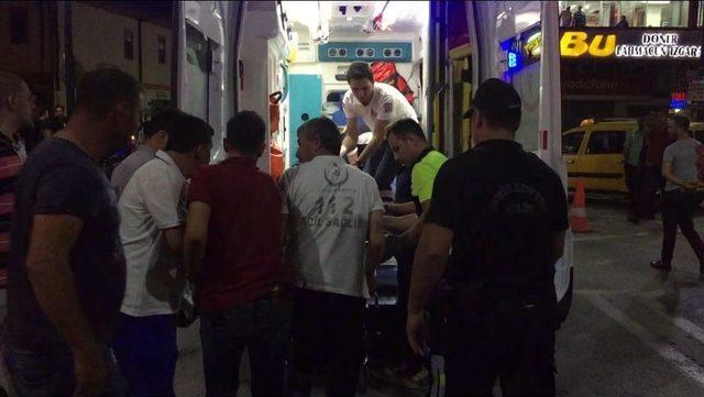 Kavgayı Ayırmak İsteyen Polise Kemerle Saldırdı