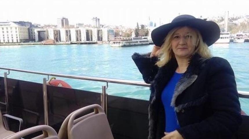 Korkulukları Kırılan Balkondan D&uuml;şen Kadın &Ouml;ld&uuml;