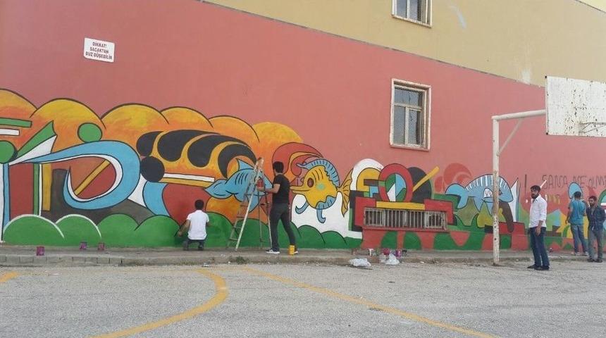 Van&rsquo;da &lsquo;duvarlara Yazı Yazma, Gel Beraber Boyayalım&rsquo; Projesi