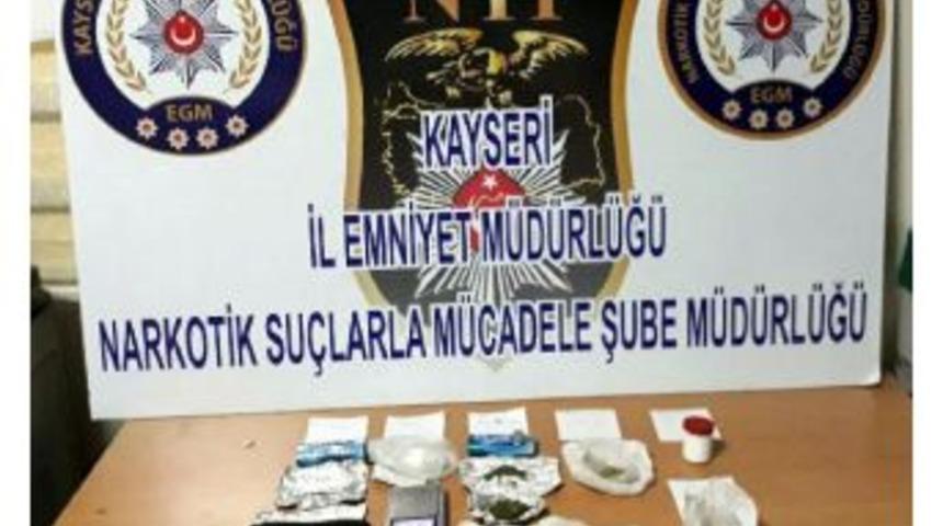 Kayseri'de Uyuşturucu Satıcılarına Operasyon: 2 G&ouml;zaltı
