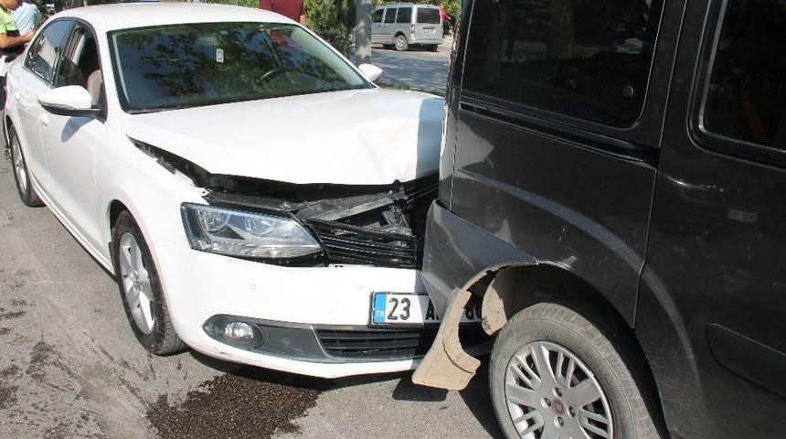 Elazığ&rsquo;da 5 Ara&ccedil; Birbirine Girdi