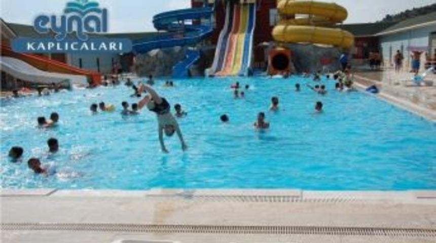 Kimsesiz &Ccedil;ocukların Aquapark Sevinci