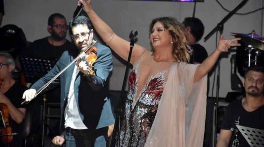 Marmaris'te Sibel Can Coşkusu