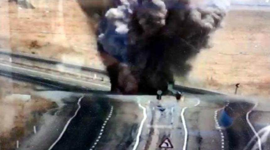 Silvan'da Karayoluna Tuzaklanan El Yapımı Patlıycı Imha Edildi