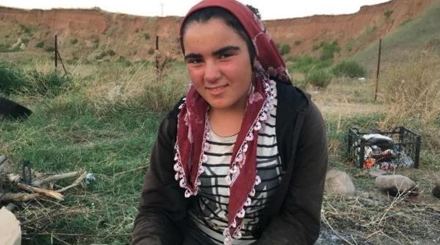 14 Yaşındaki Tarım Iş&ccedil;isi Mercan'ın Hedefi Doktor Olmak