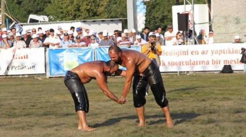 Kurtdereli G&uuml;reşlerinde Altın Kemer Orhan Okulu'nun