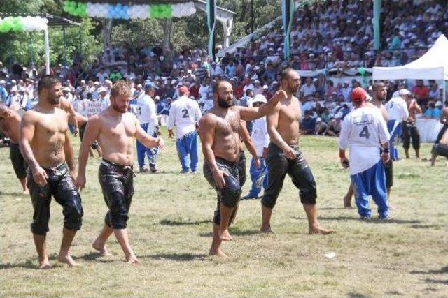 Kurtdereli Güreşlerinde Altın Kemer Orhan Okulu'nun