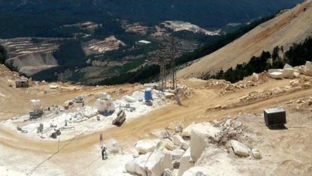 Öldürülen Büyüknohutçu Çiftinin Mücadele Ettiği Mermer Ocağı Kapatıldı