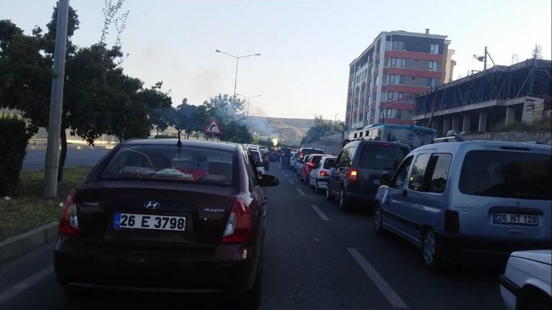 D&uuml;ğ&uuml;n Konvoyu &rsquo;bu Kadarına Da Pes&rsquo; Dedirtti