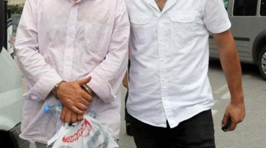 Kokain Ve Afyon Sakızı Ile Yakalandı