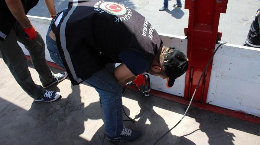 Narkotik K&ouml;peği Ari Ka&ccedil;ak&ccedil;ıların Hilesine Rağmen Eroini Tespit Etti