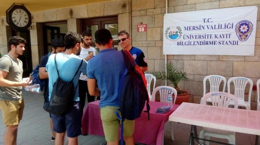 Mersin Emniyeti&rsquo;nden &Uuml;niversite &Ouml;ğrencilerine Kayıt Desteği