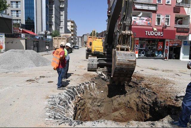 İstasyon Caddesi’ne Geçici Asfalt