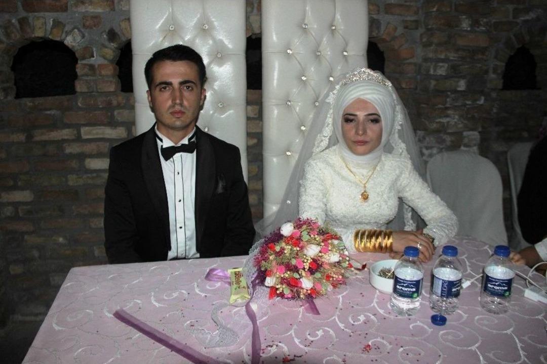 Gelin İle Damada En Mutlu G&uuml;nlerinde Elektrik Şoku