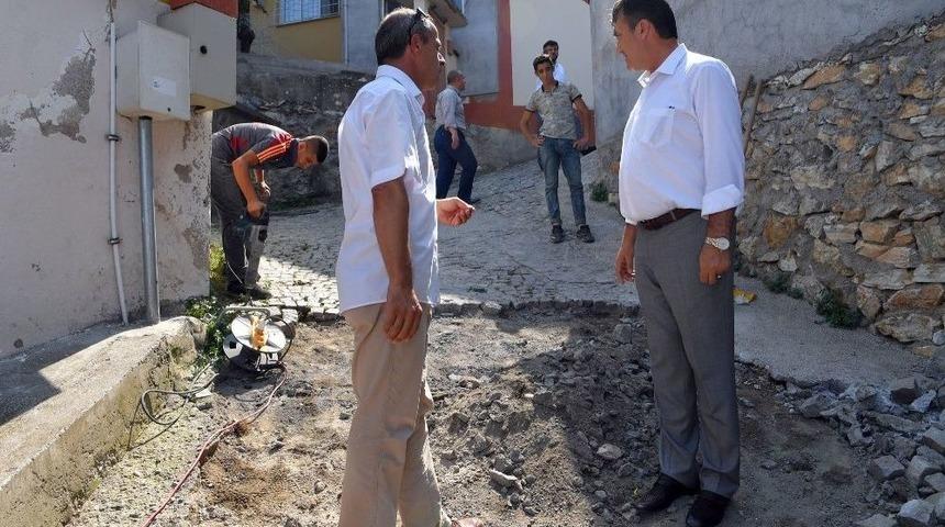 Uludağ Eteklerinde Kardan Zarar G&ouml;ren Yollar Yeniliyor